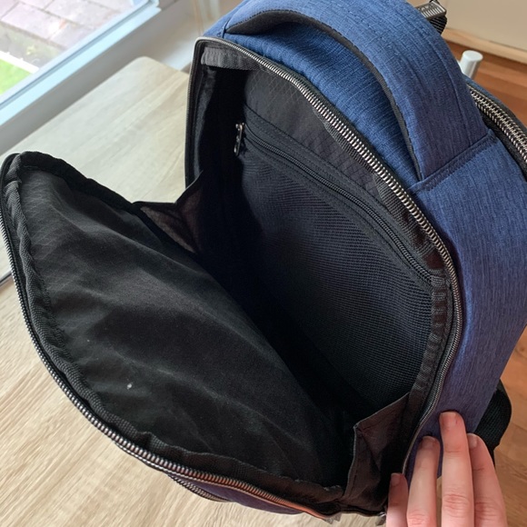 Samsonite modern utility 15.5” mini backpack - Picture 5 of 9